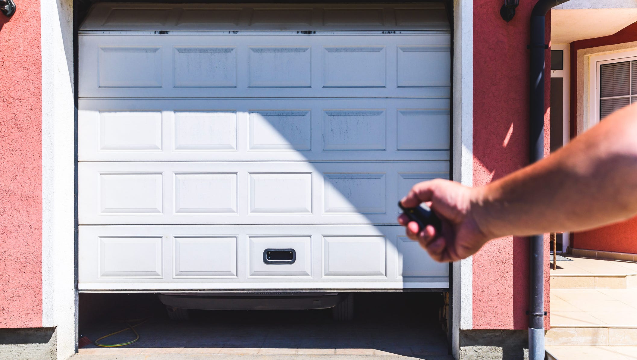 Does Opening The Garage Door A Crack Keep Your House Cooler