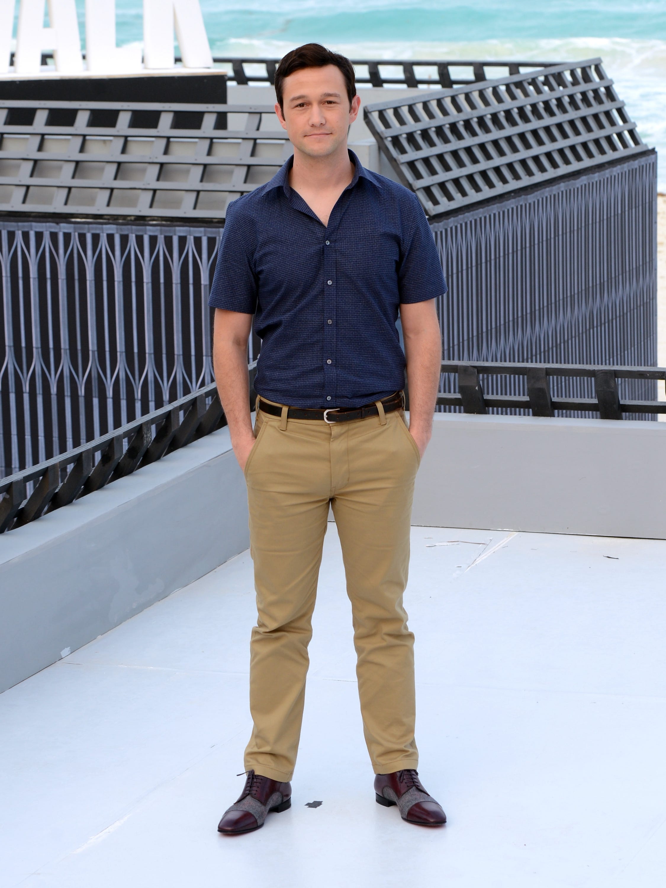 Joseph Gordon Levitt Is A Dad
