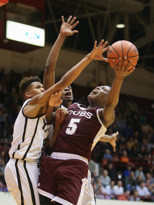 Winston Leads U D Jesuit Over Ypsilanti 62 47