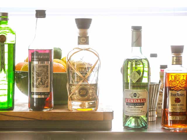 What S Inside Bartenders Home Liquor Cabinets