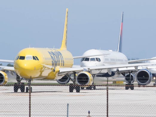 Jets line up preparing to depart from Fort Lauderdale-Hollywood