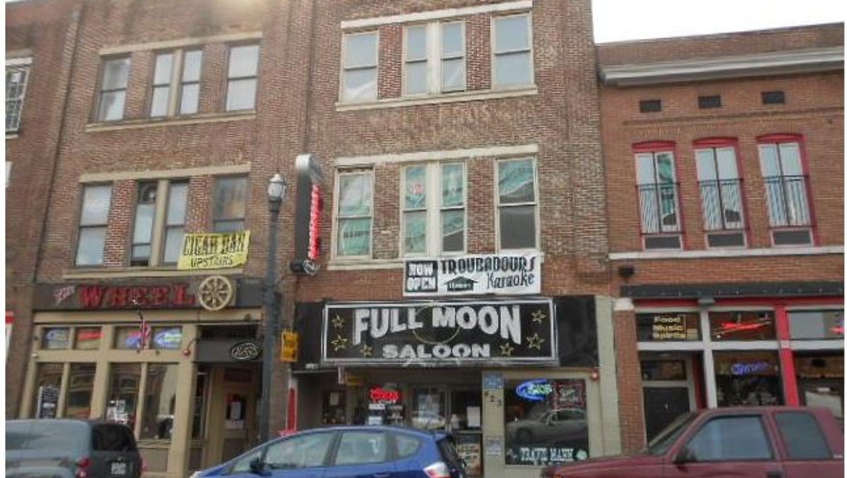 Mellow Mushroom With Rooftop Patio Headed For Lower Broadway