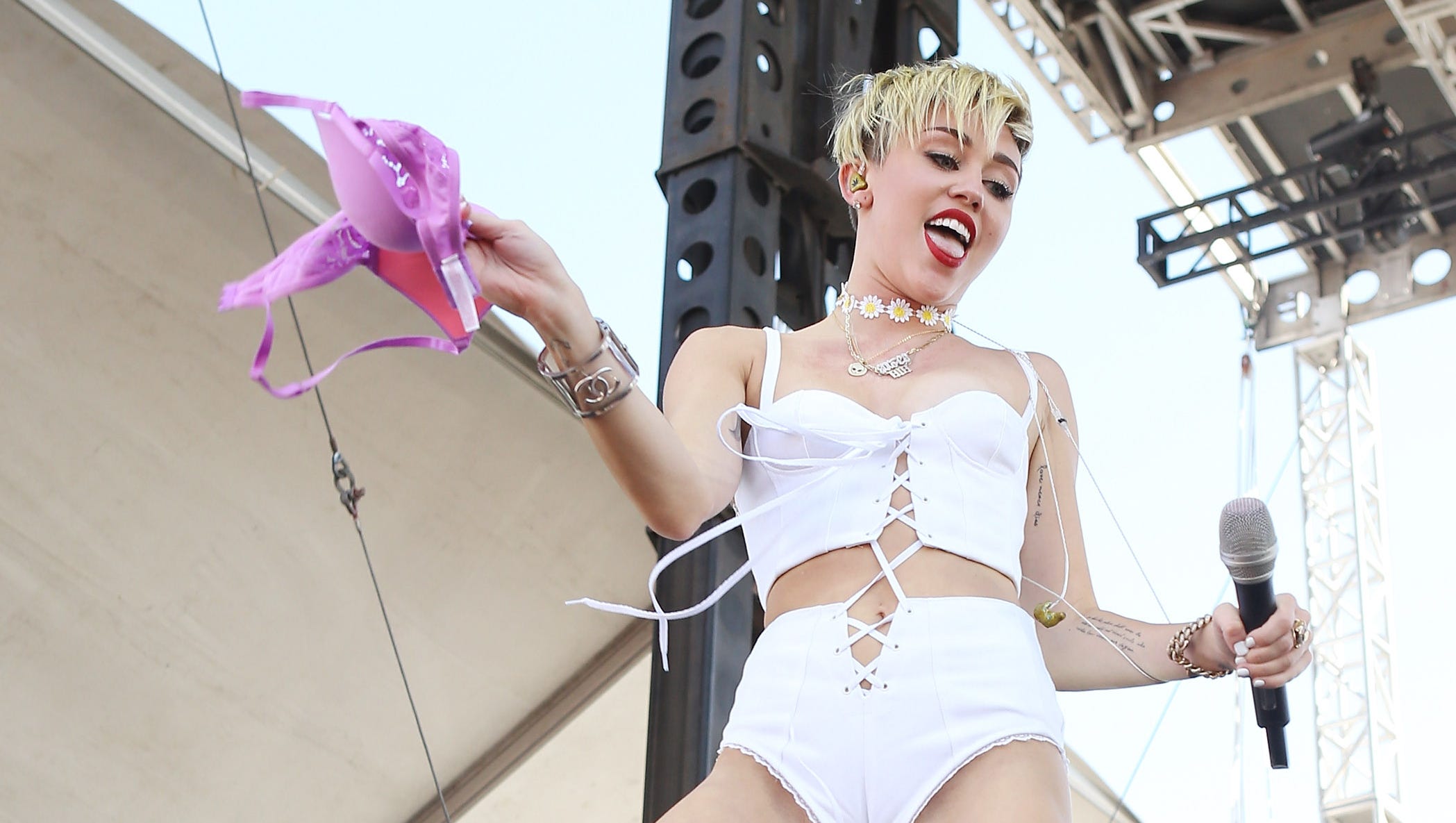 Why Miley Cyrus Isnt As Crazy As You Think She Is 