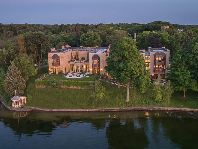 Oconomowoc Mansion Headless Body Top Stories In Lake