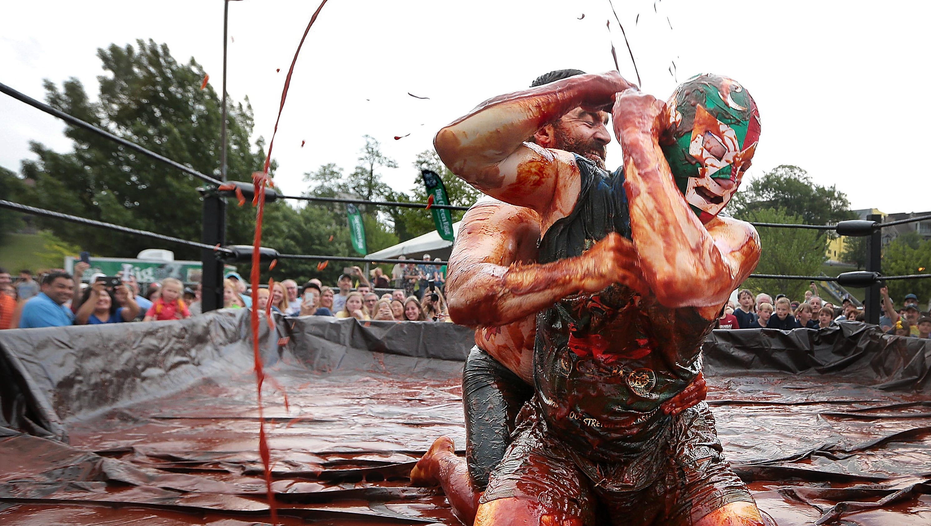 Calkins: Barbecue sauce wrestling makes 'gross' return in Memphis - The Commercial Appeal