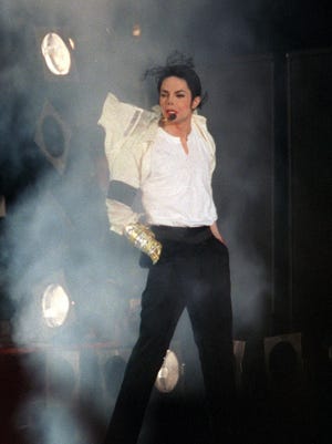 Tavis Smiley Imagines Michael Jackson S Final Days In New Book