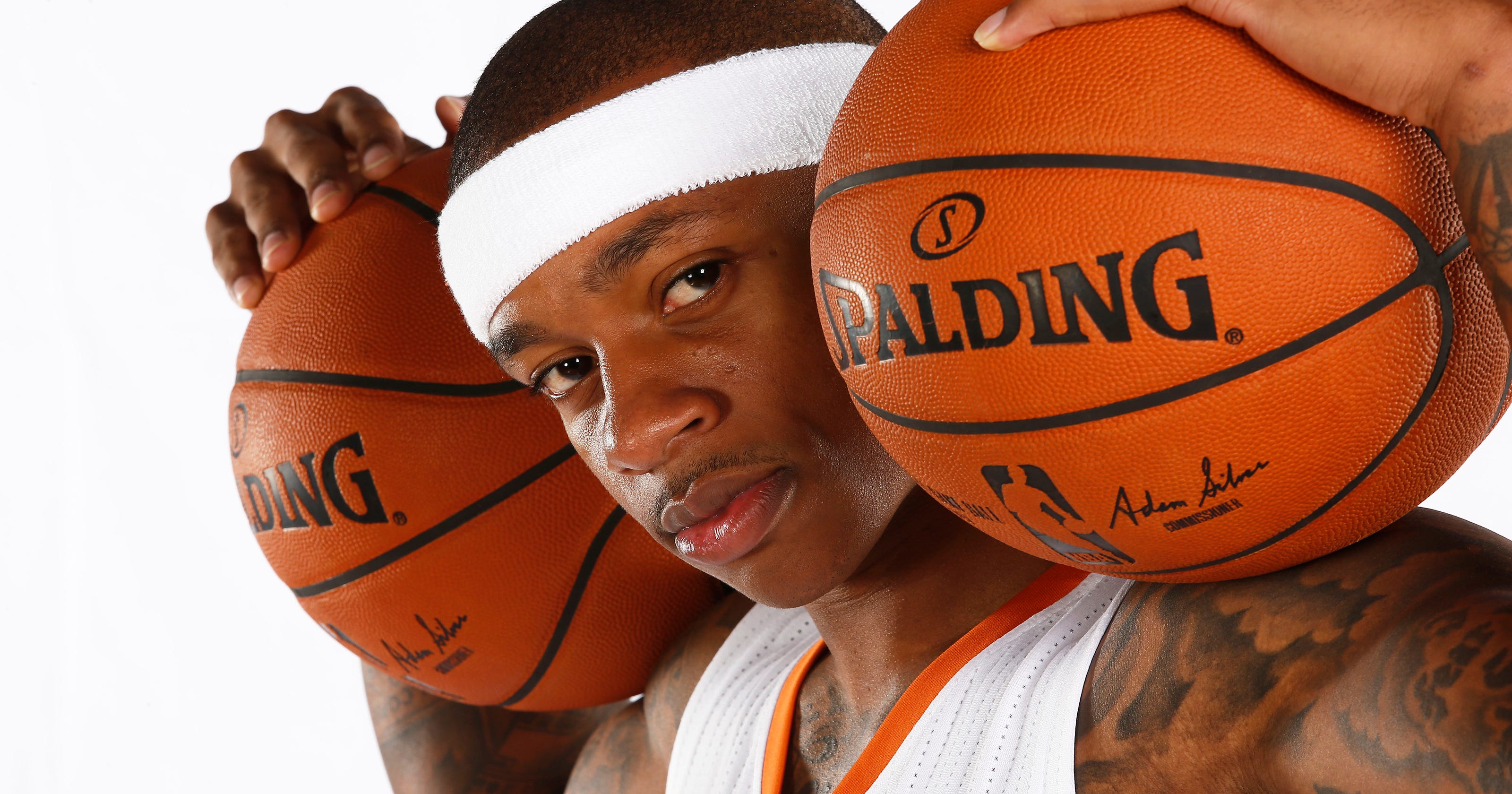 phoenix-suns-isaiah-thomas-fights-adapts-and-excels