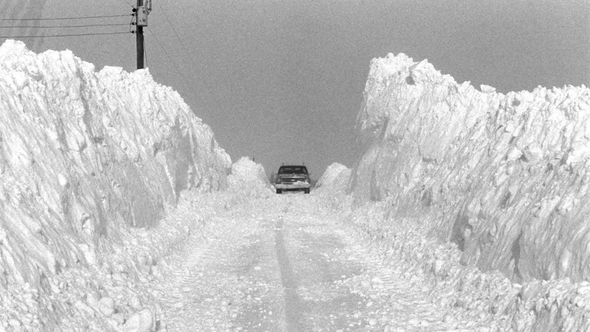 Снег мп 3. Пурга в Иране 1972. Снегопад в Иране 1972. Снежный шторм в Иране 1972. Снежная буря 1972 года в Иране.