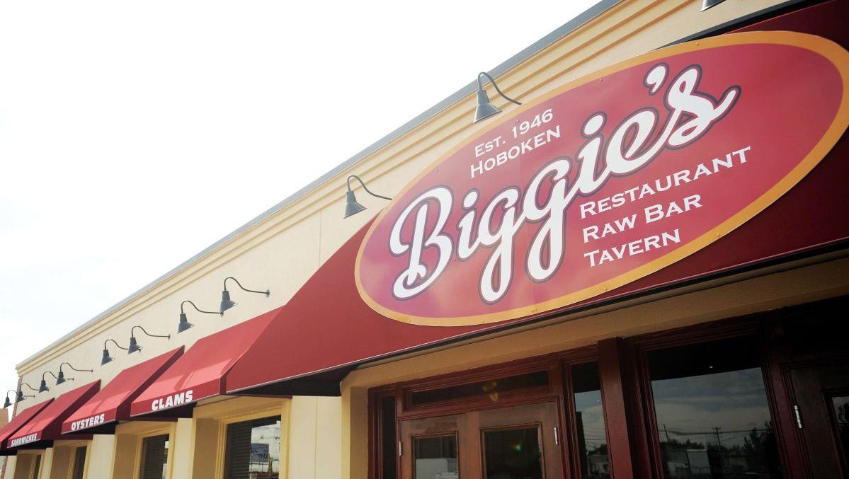 Biggie's restaurant and bar on Route 17 in Ramsey closes