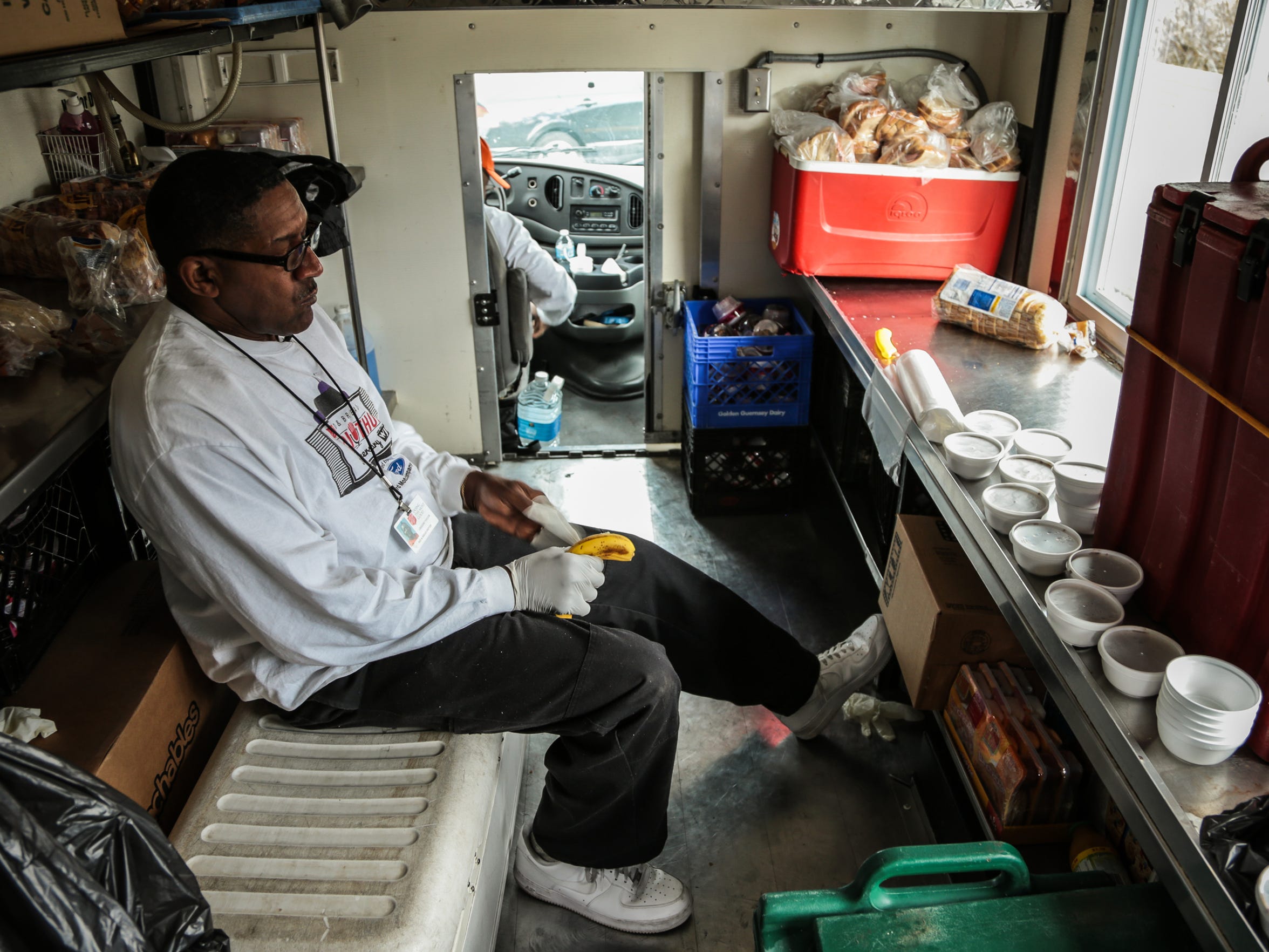 In Detroit S Poorest Neighborhoods A Food Truck Serves The Forgotten