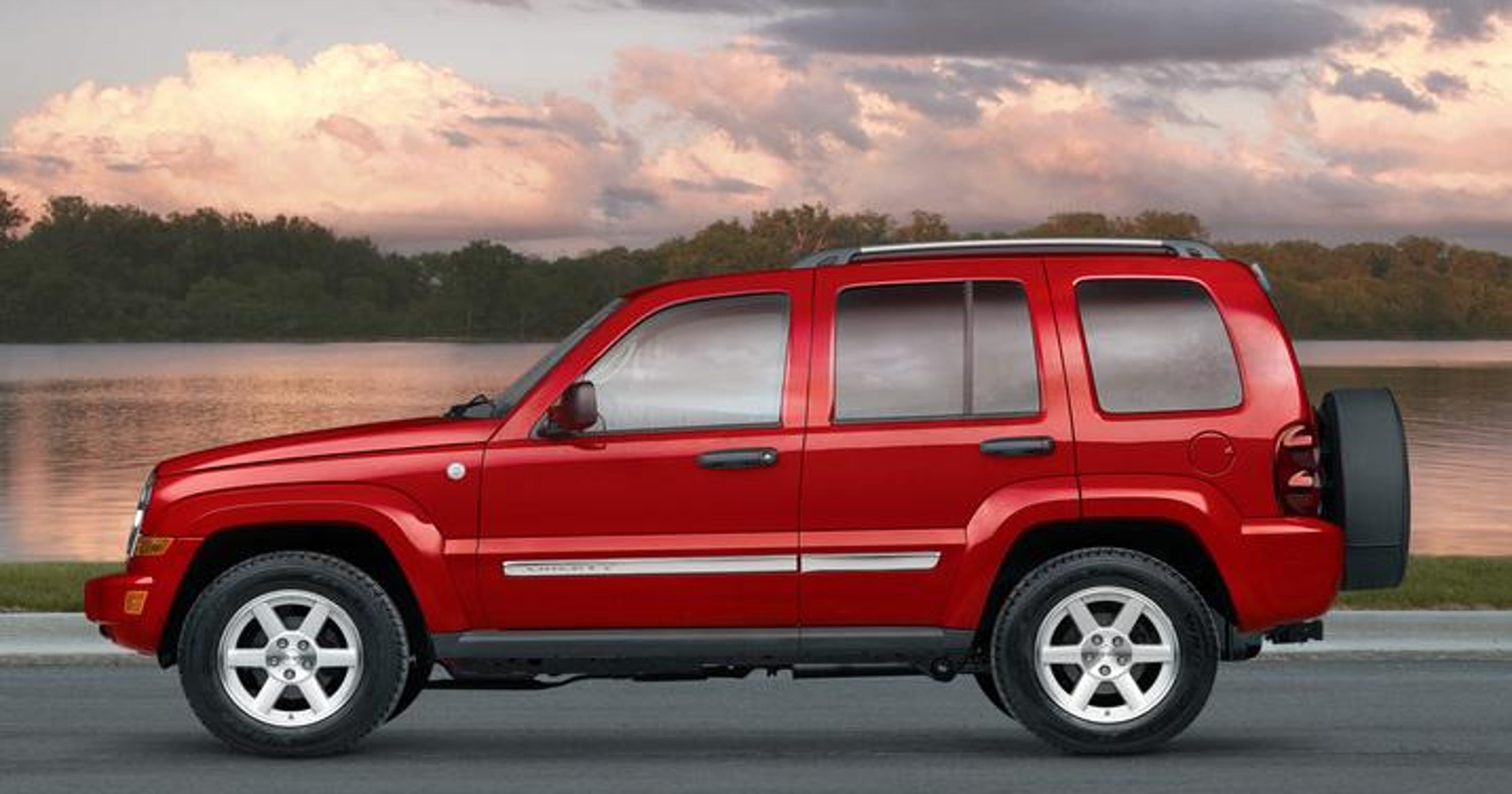 Older model Jeeps recalled for suspension problem that could cause crash