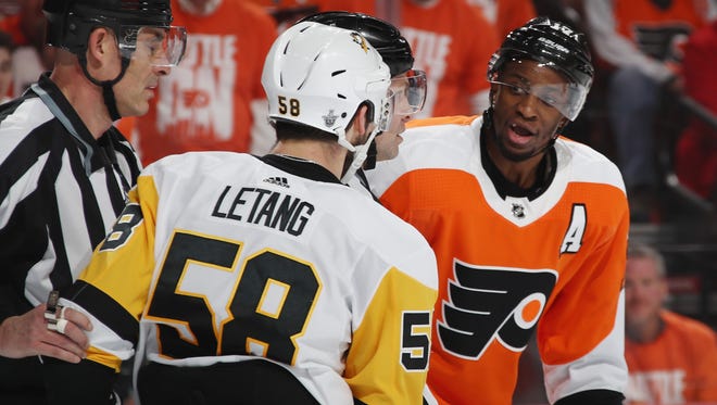 The Flyers can sign Wayne Simmonds to an extension starting Sunday.