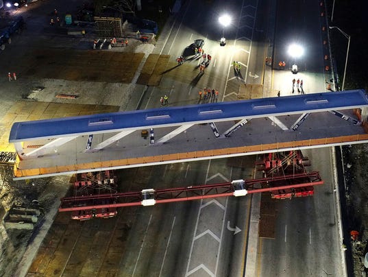 AP UNIVERSITY BRIDGE COLLAPSE A USA FL