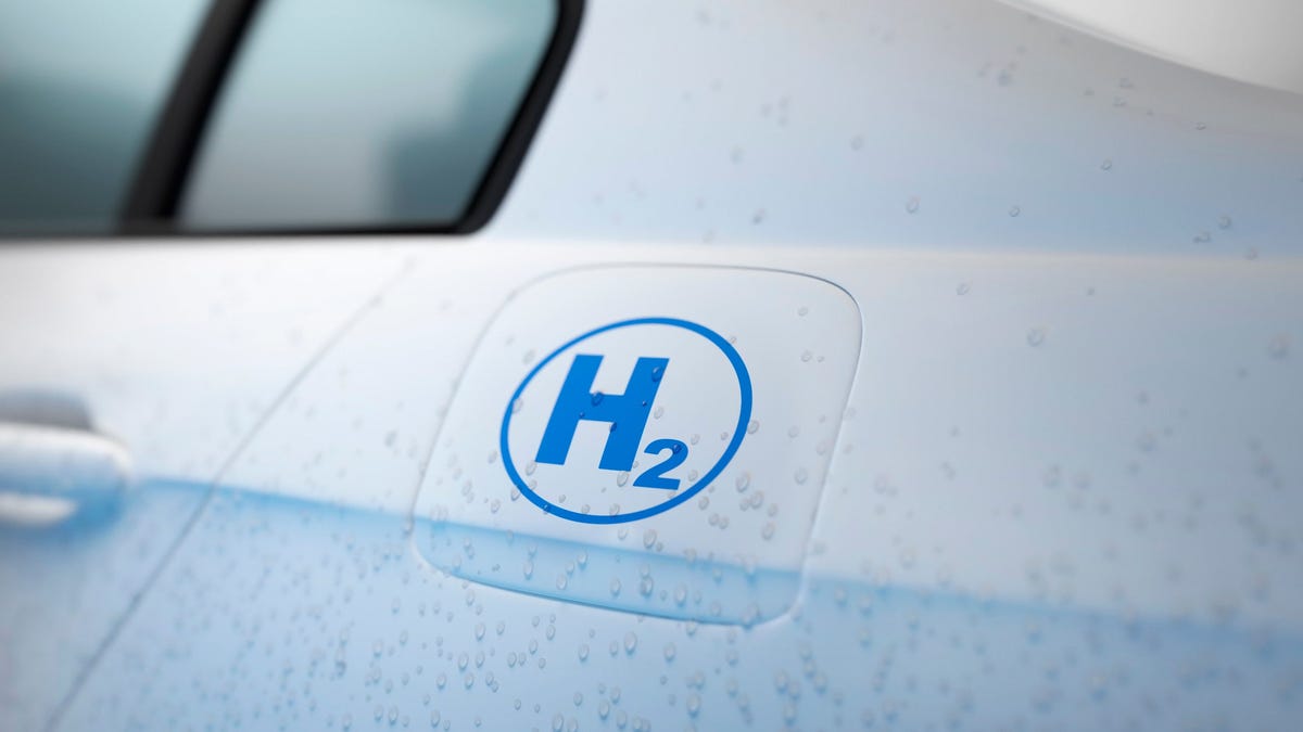 Stellantis pulls out of hydrogen vehicle partnership with Michelin, Forvia
