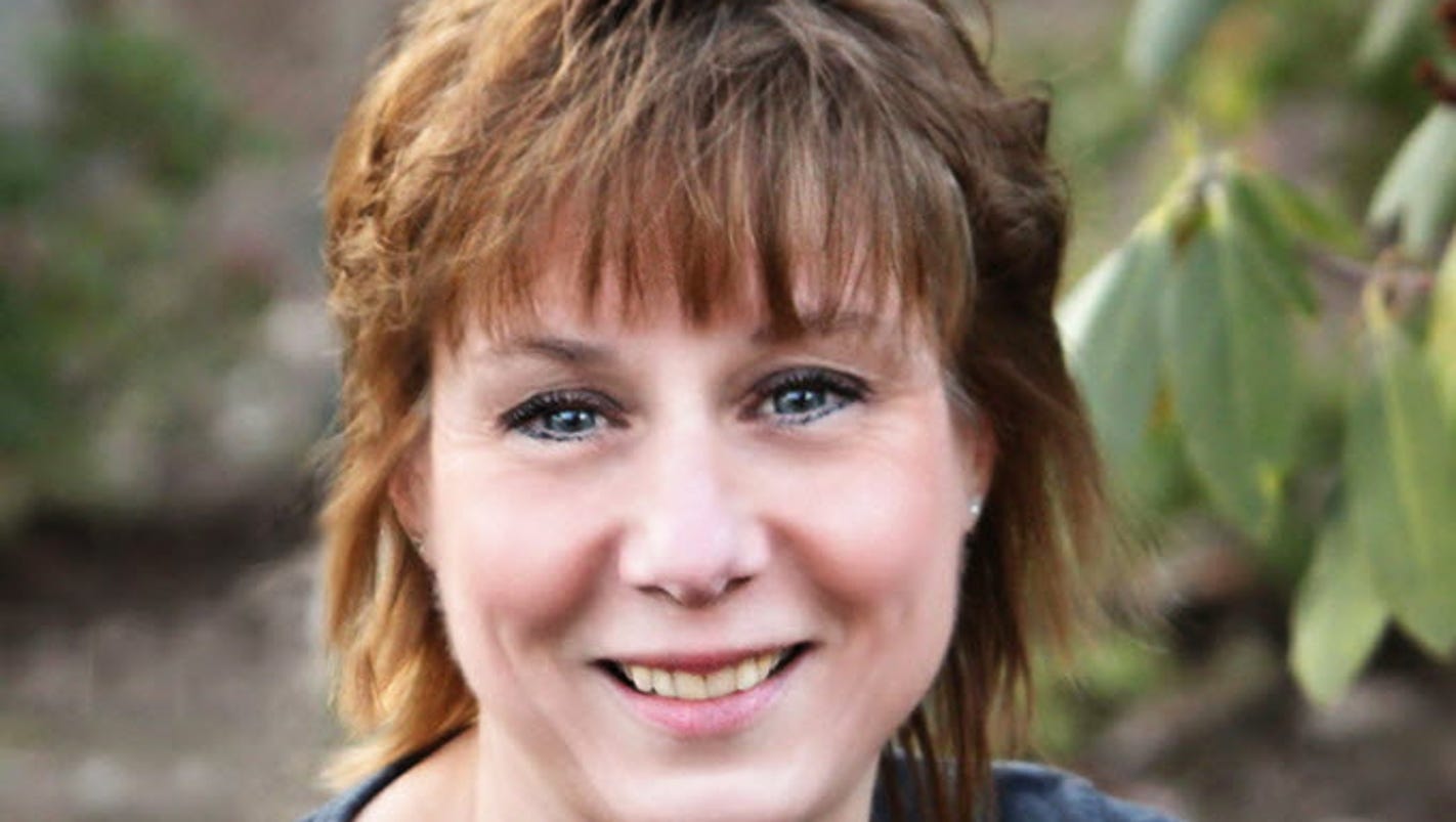 Archive: Tenafly Middle School teacher earns Teacher of the Year award for Bergen County - NorthJersey.com