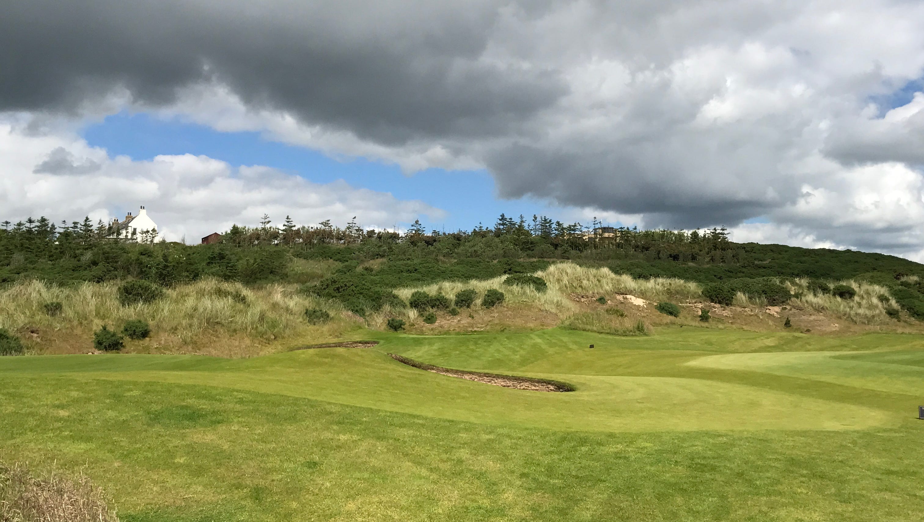 Trump S Scotland Golf Course Neighbors Decry A Bully Trying To Expand