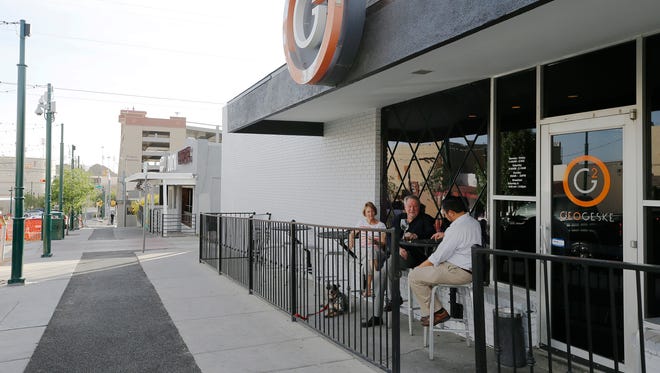 El Paso City Council Oks Bar Restaurant Patios On Cincinnati Street