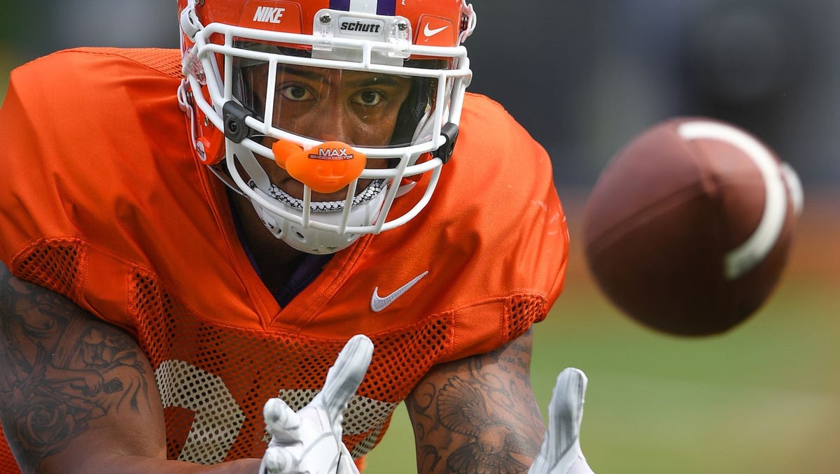 Aunt Ex Clemson Football Player C J Fuller Had Pains Before Death