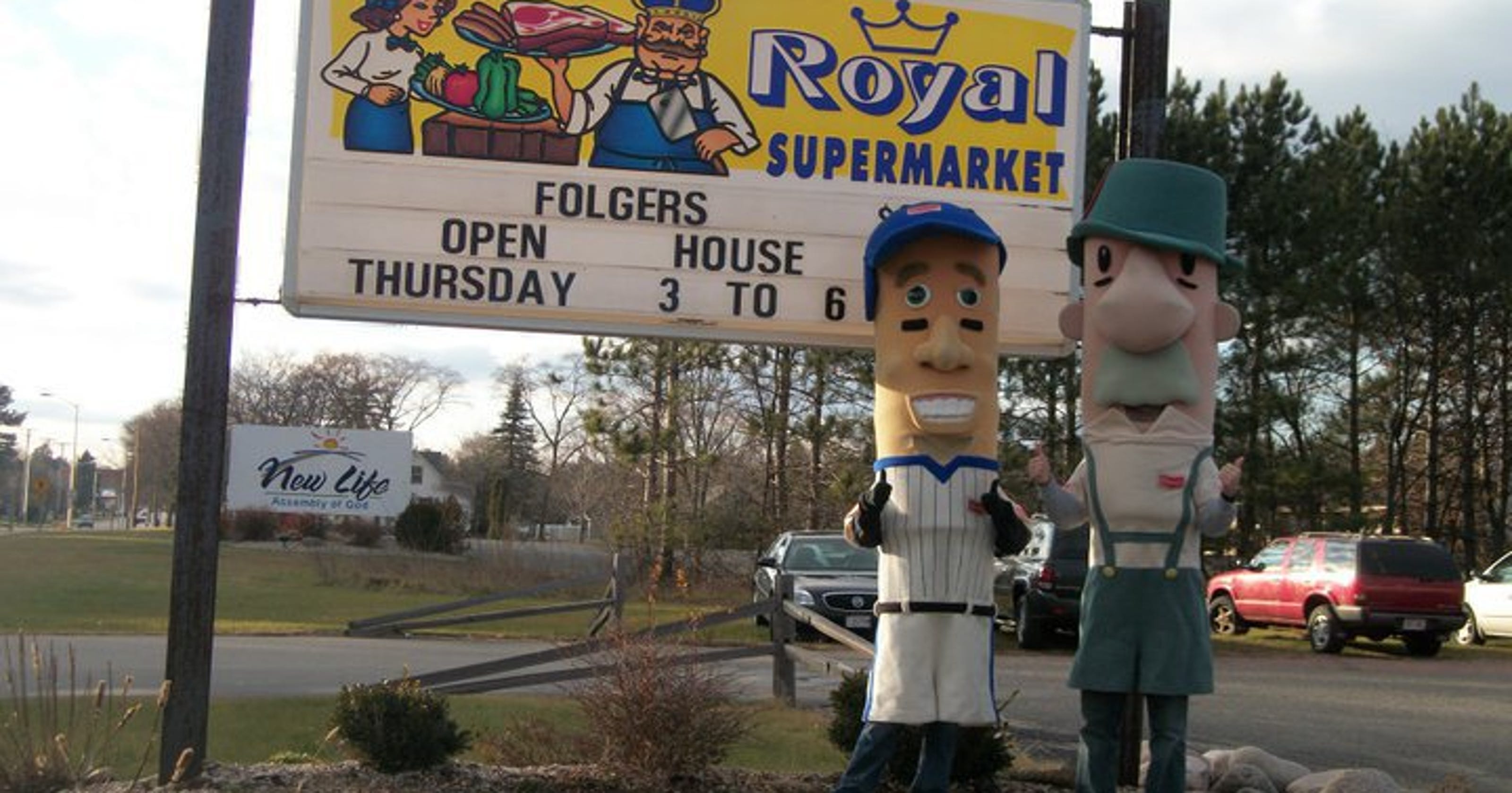 New Owner Takes Over Royal Supermarket