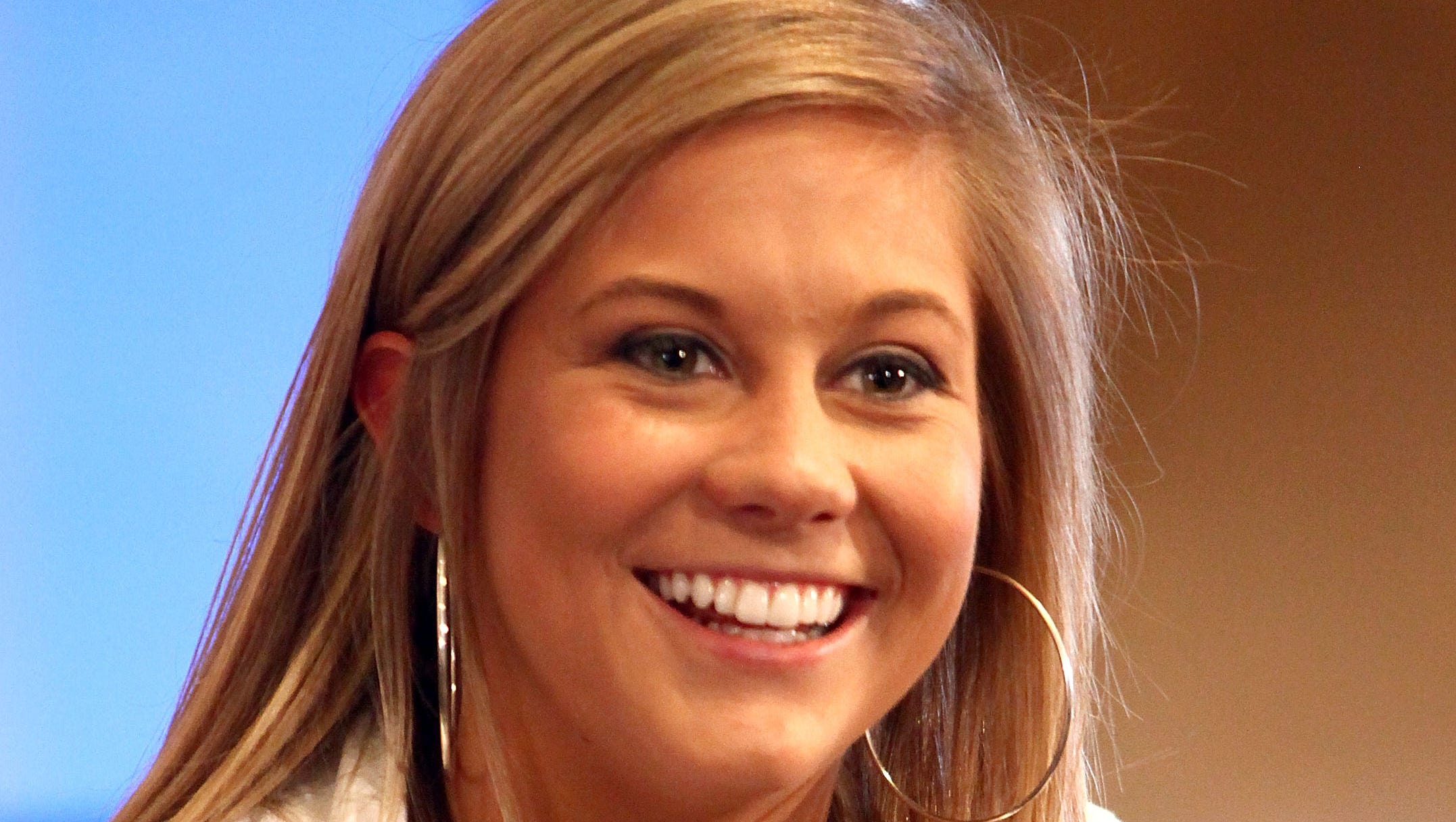 Shawn Johnson apologizes for April Fools' Day pregnancy post