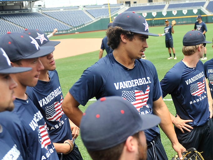 Vanderbilt baseball team practice at CWS