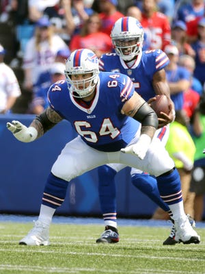 Bills Richie Incognito drops back to  pass block against the Jets.