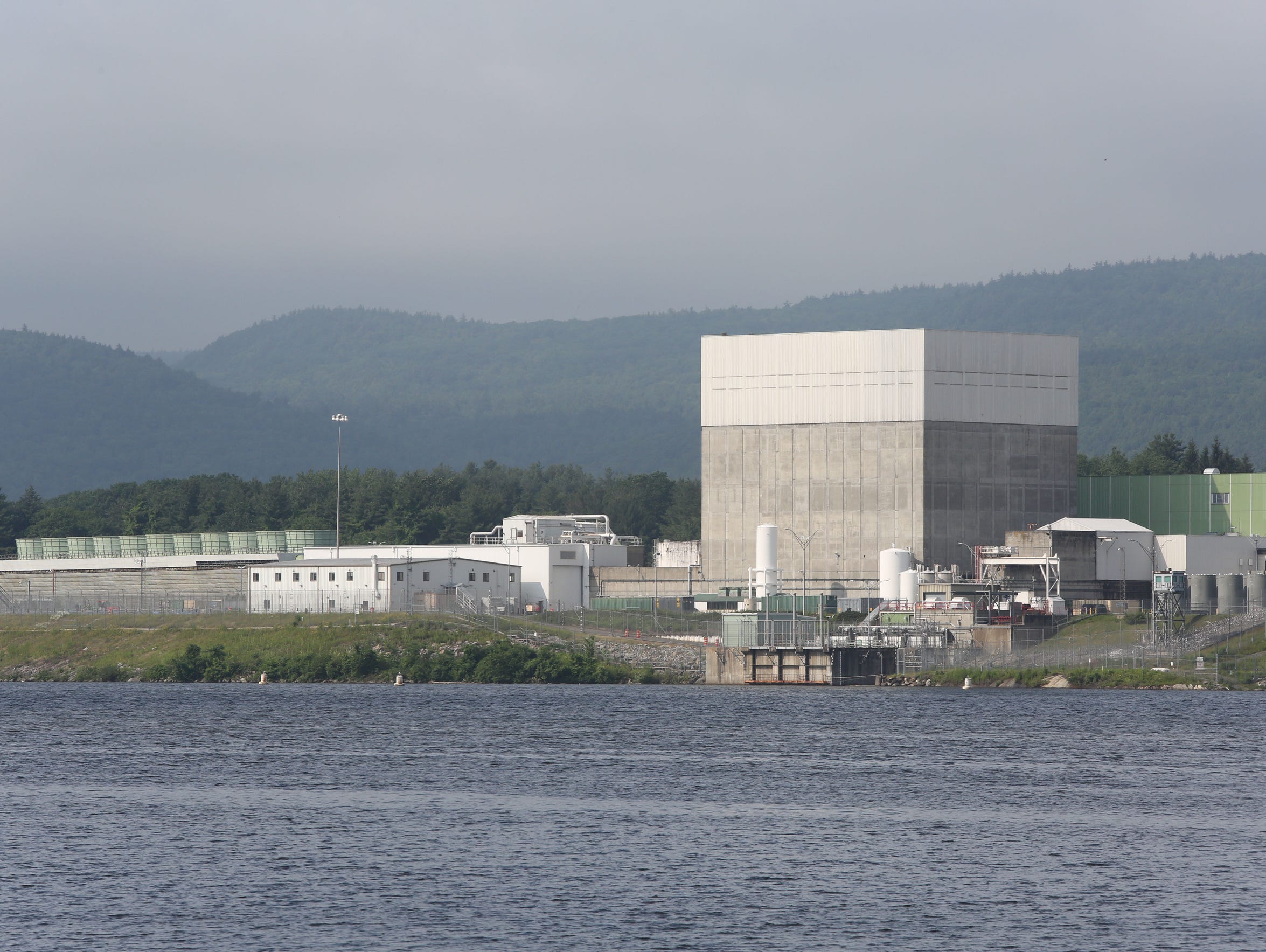 Nuclear plant shutdowns a crisis for small towns across
