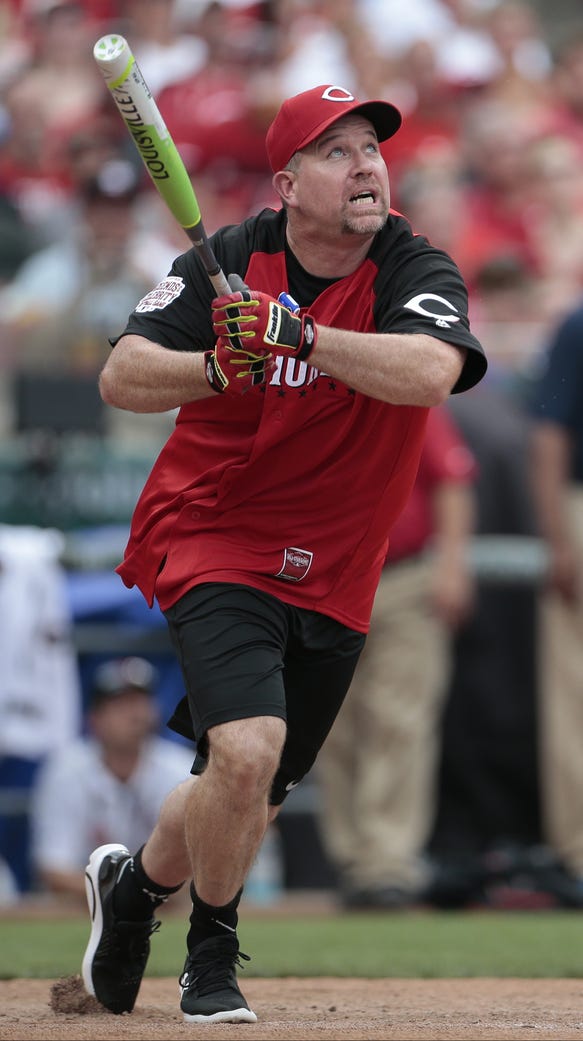 Sean Casey catches Home Run Derby foul ball