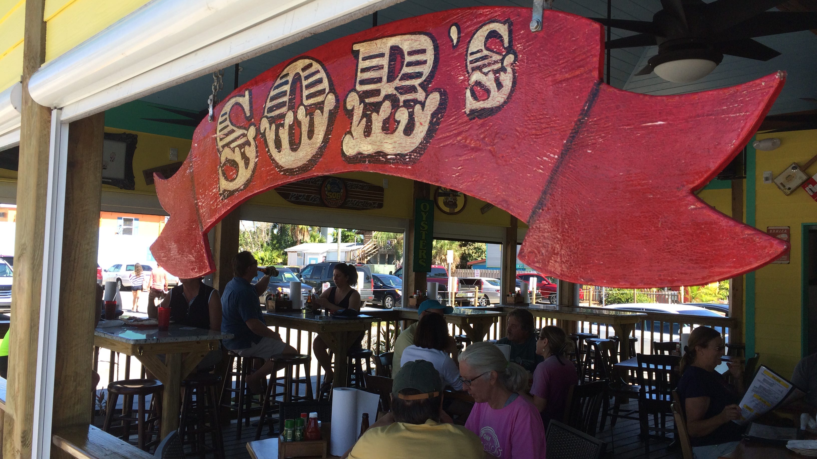 7 Must Eat Restaurants And 1 Dive Bar On Fort Myers Beach Jlb Picks
