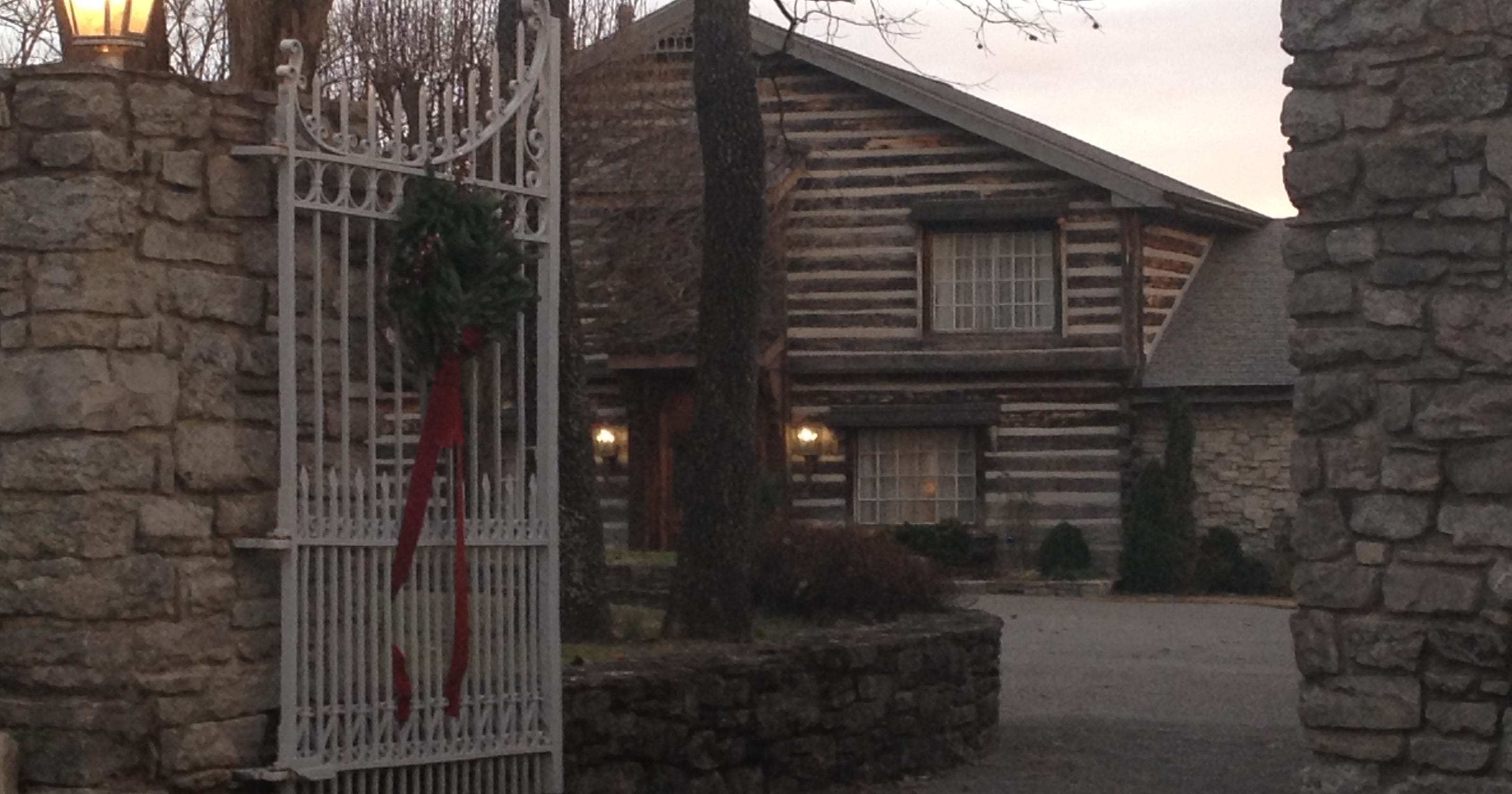Businessmen zero in on homes of Cash family, Marty Stuart