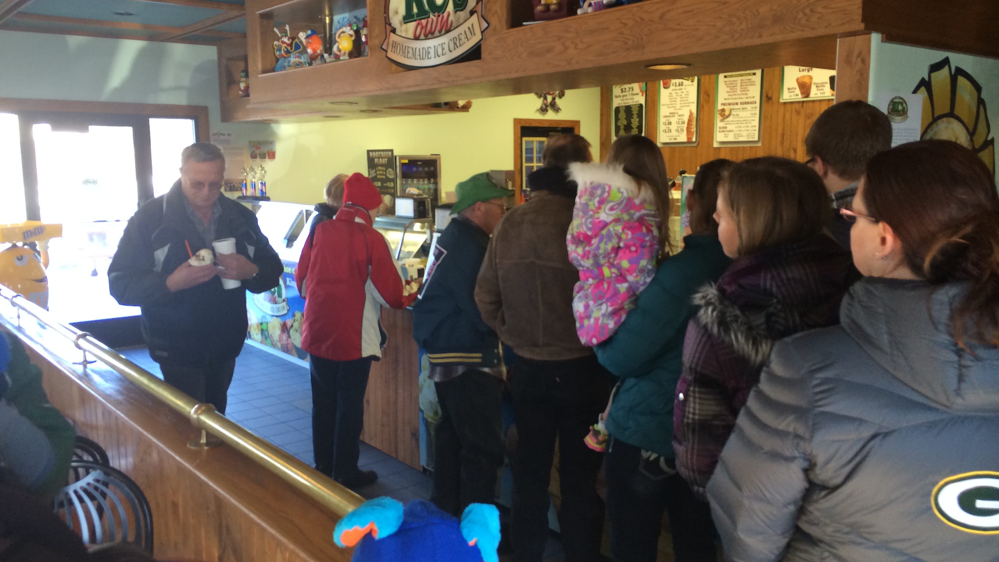 Brrrrlicious King Cone opens with crowd for 2015