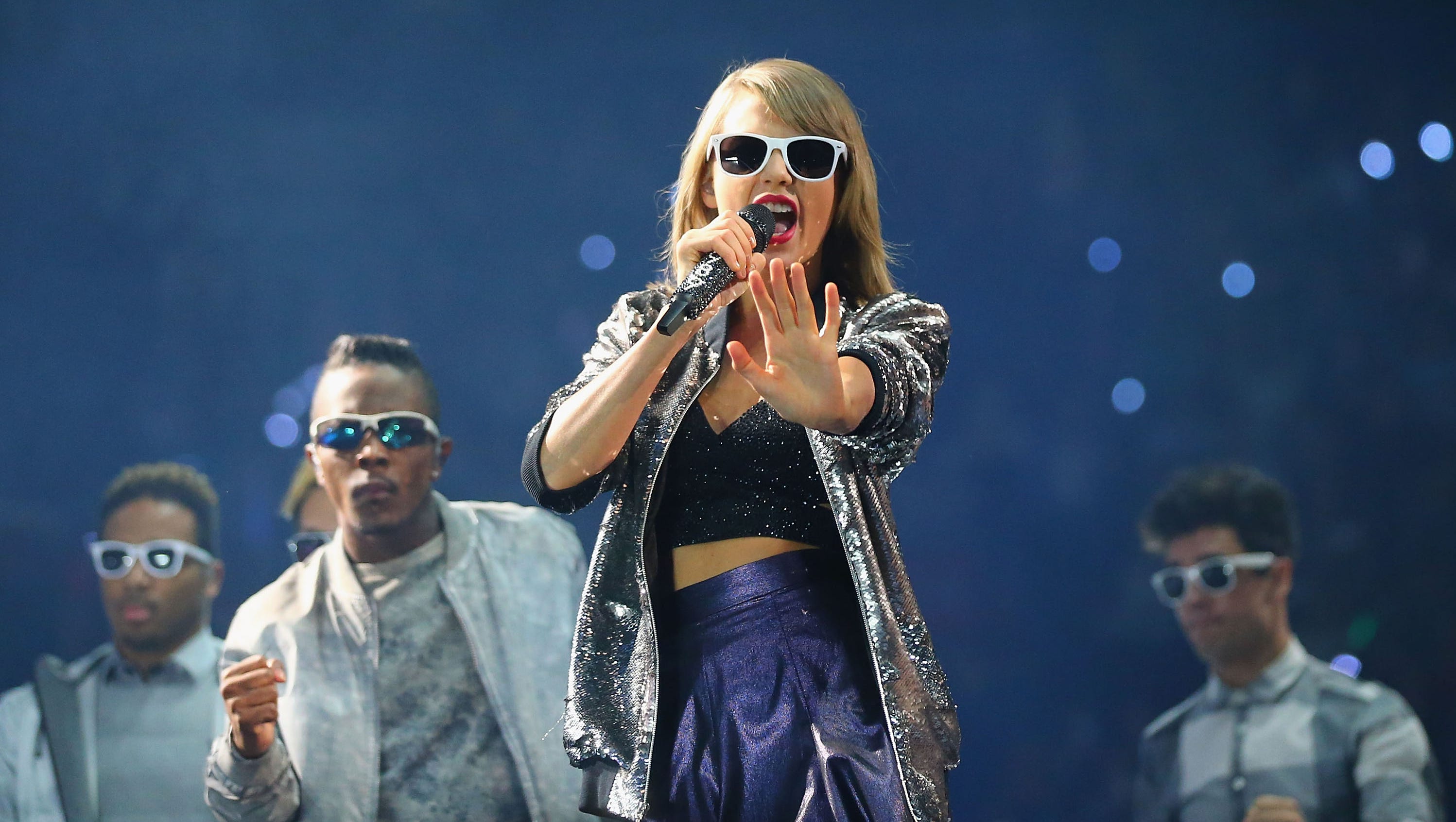 Taylor Swift Sued For Alleged Plagiarism In Shake It Off