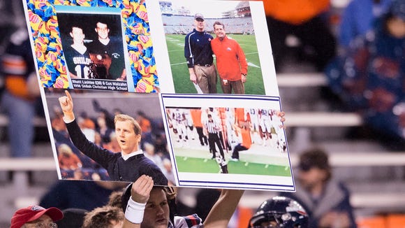 Rhett Lashlee Gets A Laugh From Samford Play Signs
