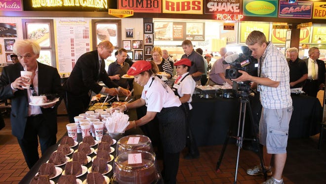After Illinois, Indiana, Florida, Arizona and California, Wisconsin is Portillo’s sixth state, and the Brookfield location is its 44th restaurant.