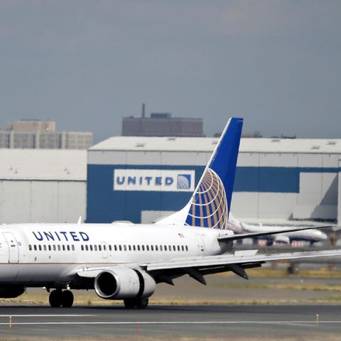 In this Sept. 8, 2015, file photo, a United Airlin