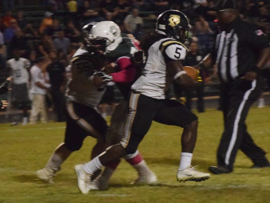 Jena Stays Perfect Wards Off Warhorses