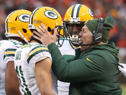 Green Bay Packers wide receiver Trevor Davis (11) gets