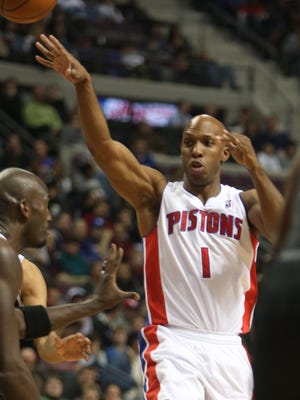 Detroit Pistons point guard Chauncey Billups passes against the Brooklyn Nets on Dec. 13, 2013, at the Palace of Auburn Hills.