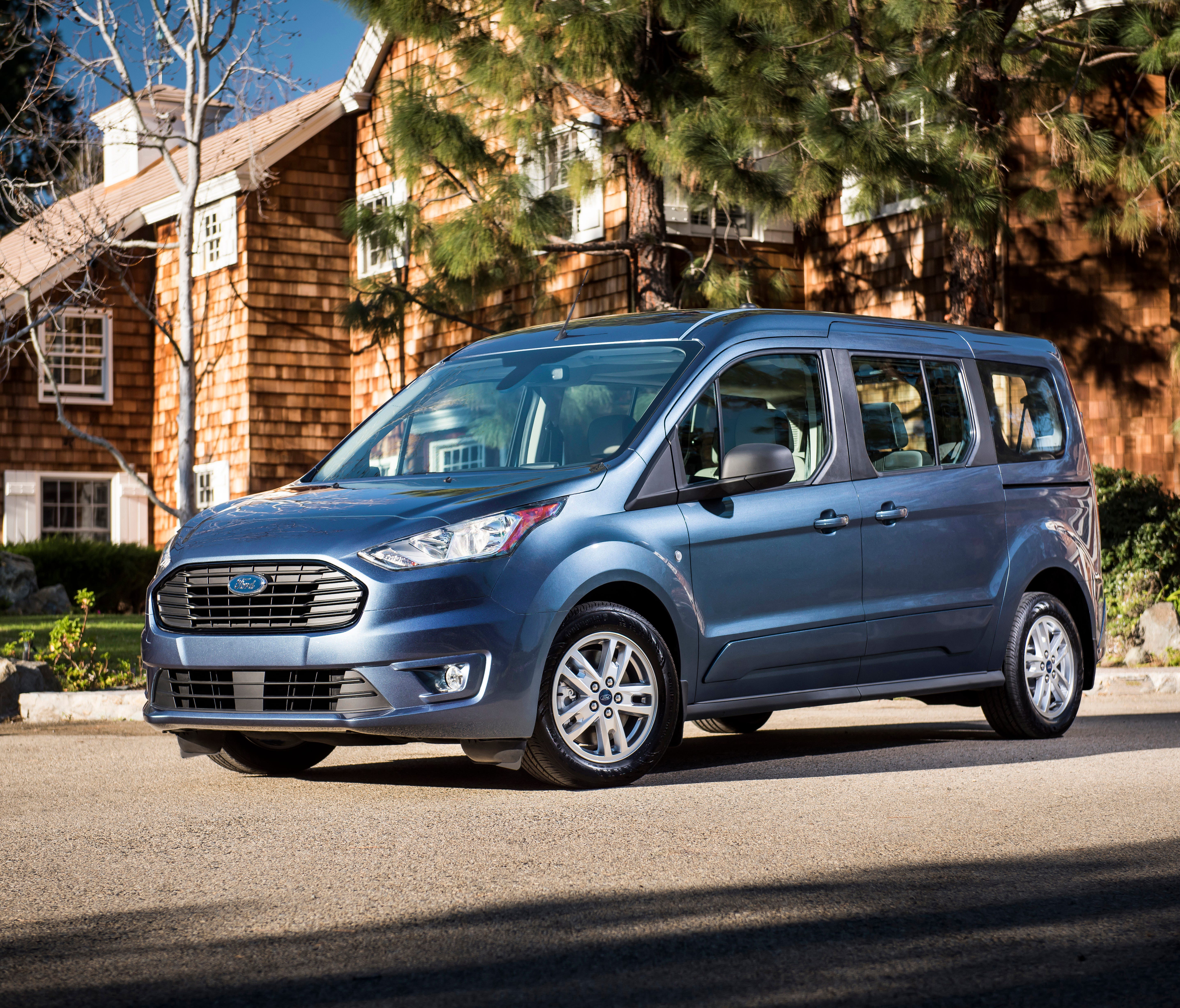 Another view of the 2019 Ford Transit Connect van
