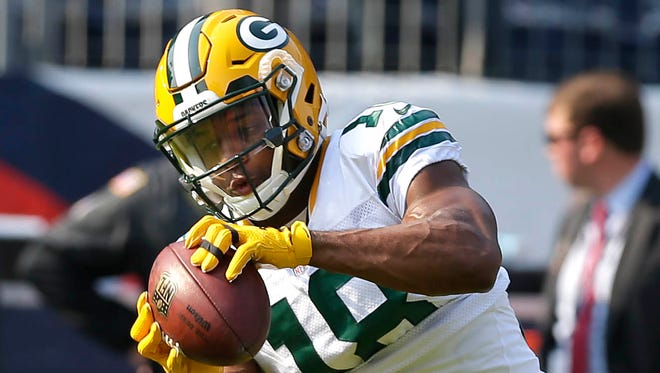 Green Bay Packers wide receiver Randall Cobb warms up before Sunday's game against the Tennessee Titans at Nissan Stadium in Nashville, Tennessee.