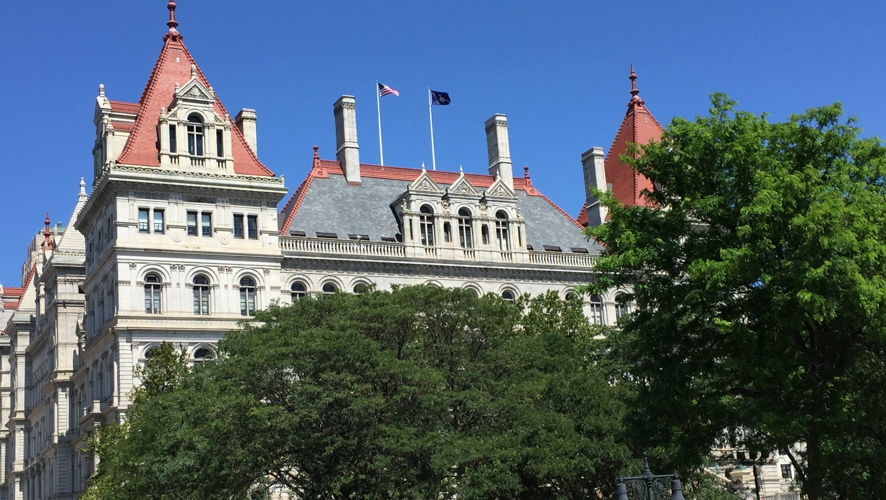 LATE CHECKS New York s STAR Rebate Has Problems ny-sends-tiny-checks-to-pay-interest-on-last-year-s-tax-refund