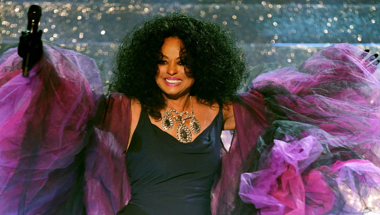 Review: Diana Ross still shines on 75th birthday tour at Mann Hall in Fort ...