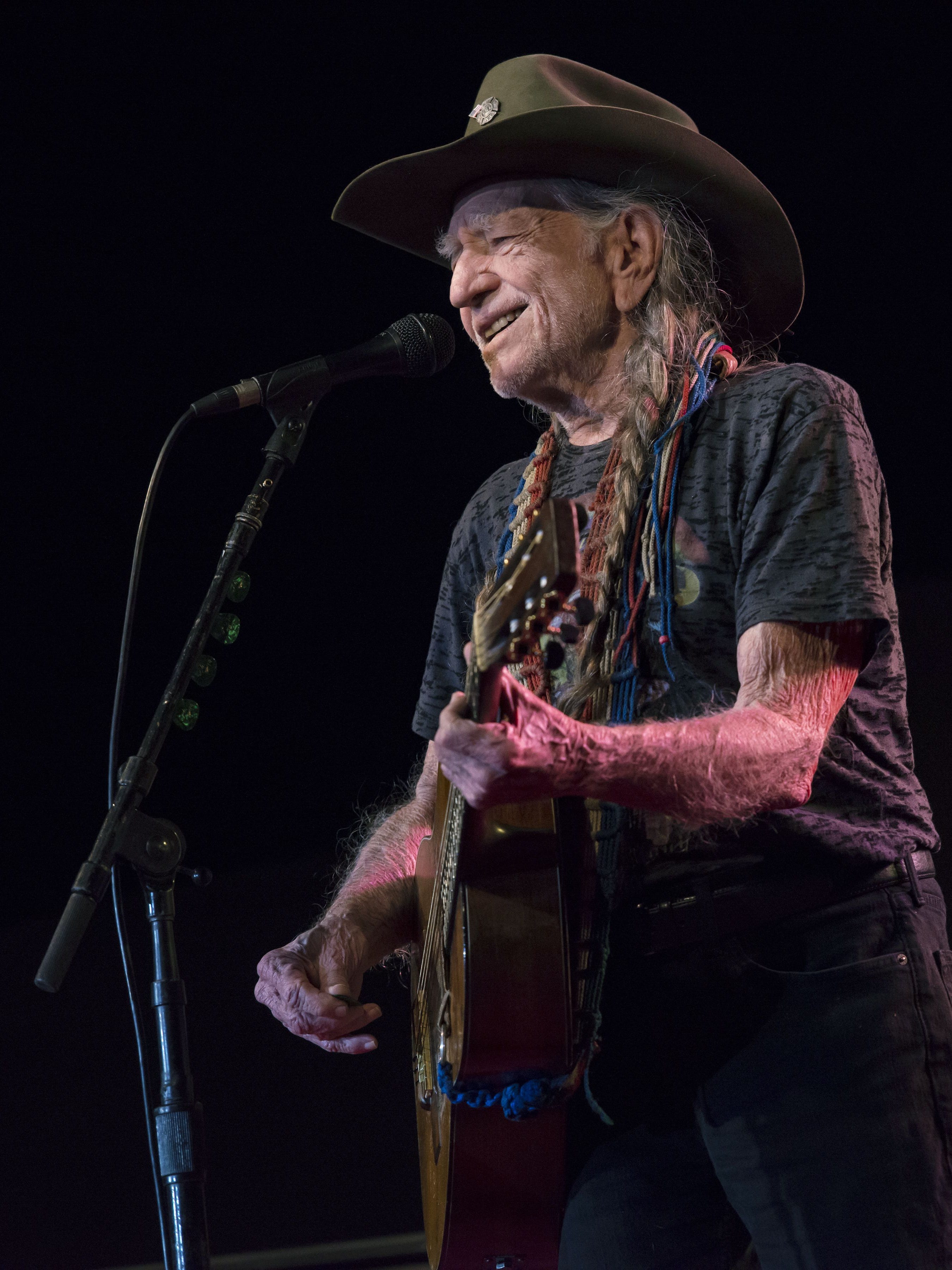 Willie Nelson declares he's 'Still Not Dead'