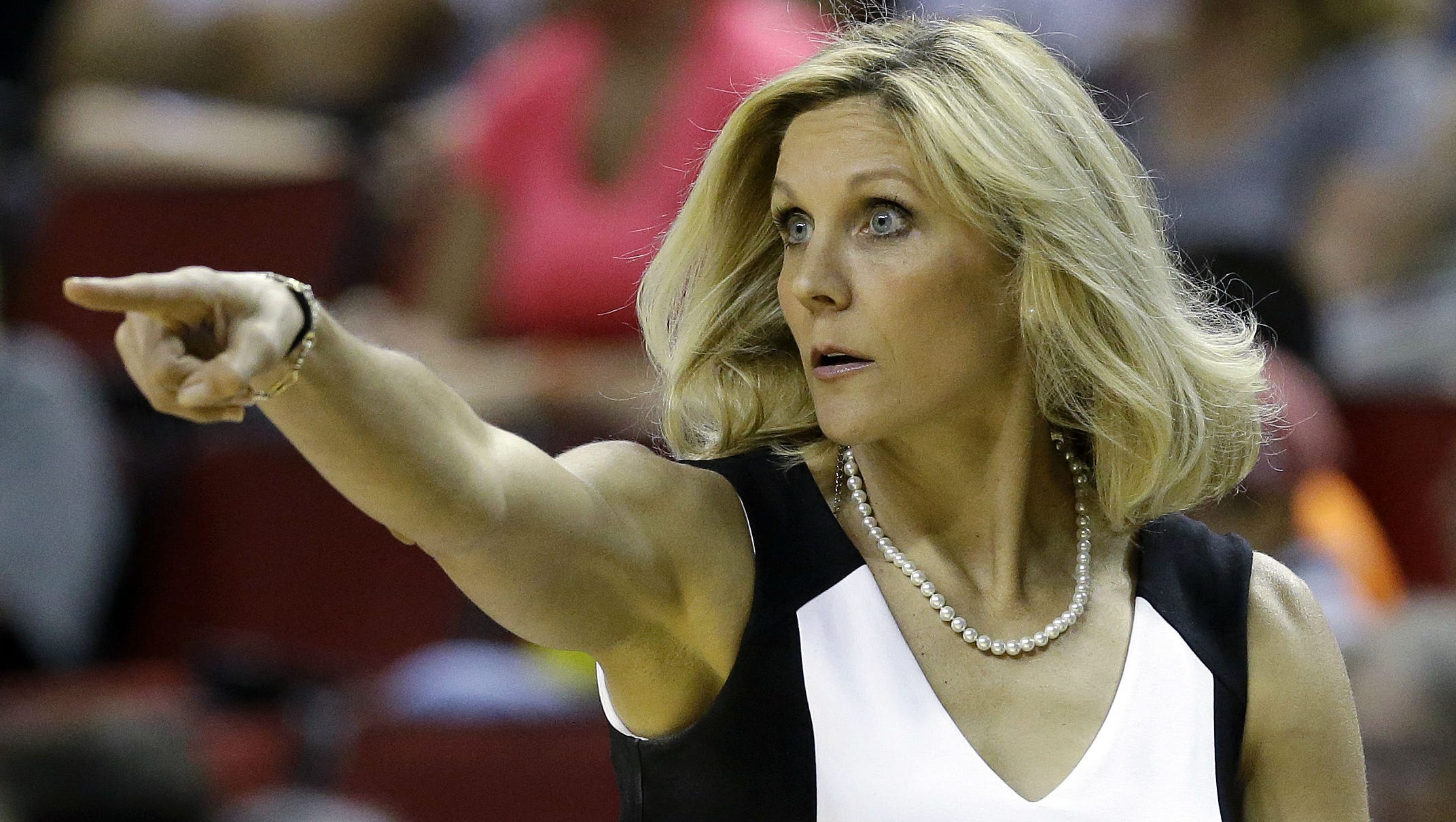 Pacers Jenny Boucek joins Pacers from Carlisle's staff in Dallas