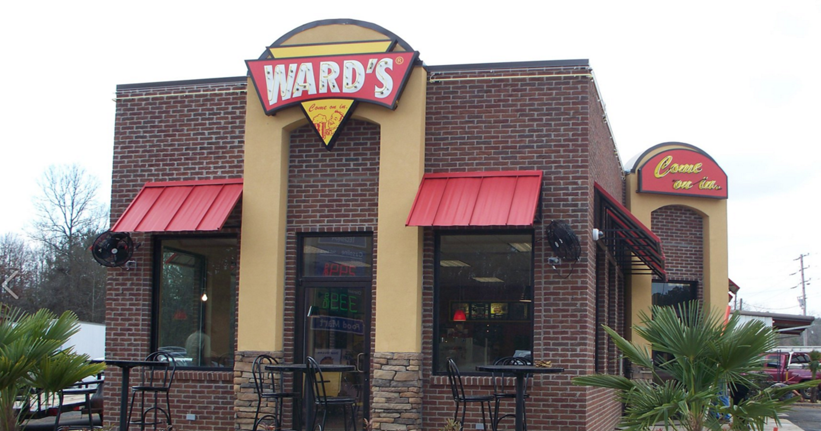 Ward's 'Big Ones' a Mississippi fast food staple