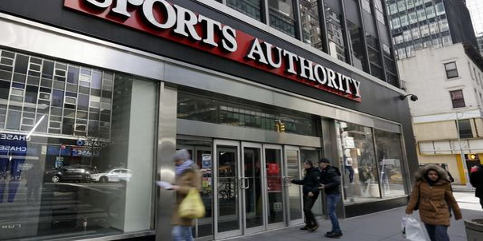Cherry Hill Sports Authority To Close
