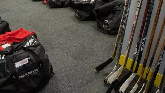 Canada police say 14 dead after hockey bus crash.