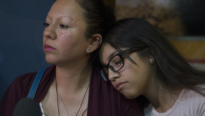 Guadalupe Garcia de Rayos (left) and her daughter, Jacqueline Rayos Garcia, February 9, 2017, during a press conference at the Kino Border Initiative, Nogales, Sonora.