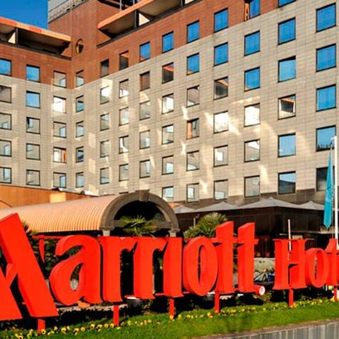 Marriott hotel sign