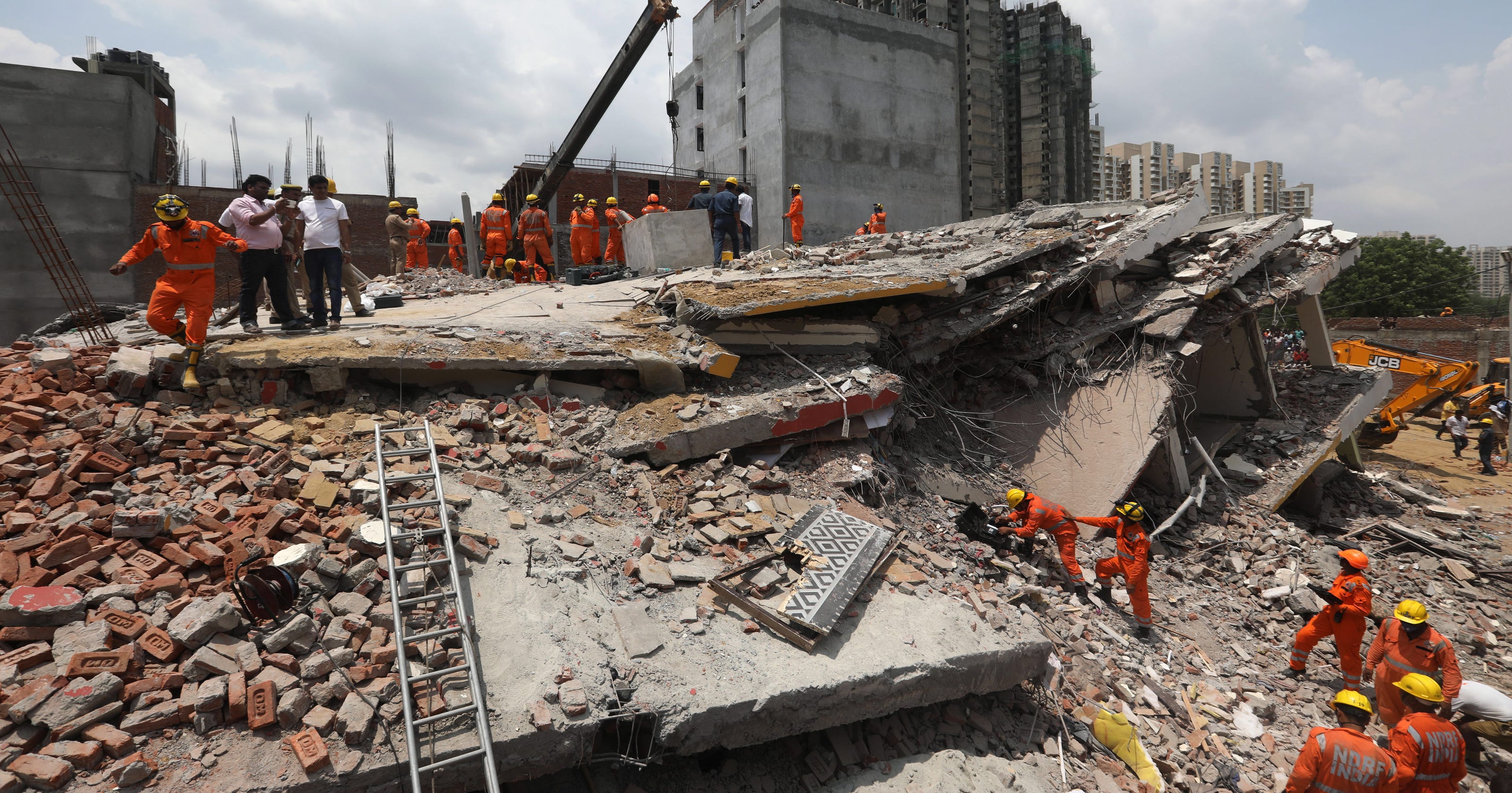 India building collapse leaves 3 dead